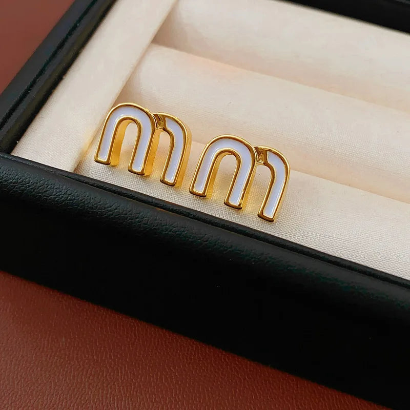 mm Buchstabe Ohrstecker